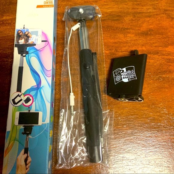 The Original #1 Selfie Stick Wire Control - Picture 6 of 6